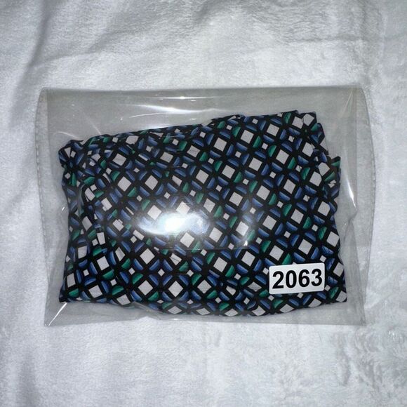 WHBM Women’s Tank Top Blouse Black Green Blue White Pattern Small EUC - Picture 9 of 9